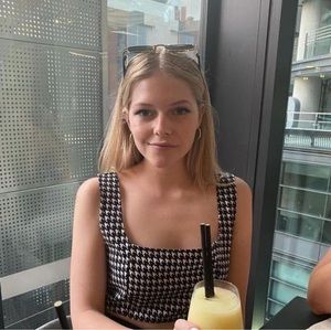 Meet your Posher, Emily